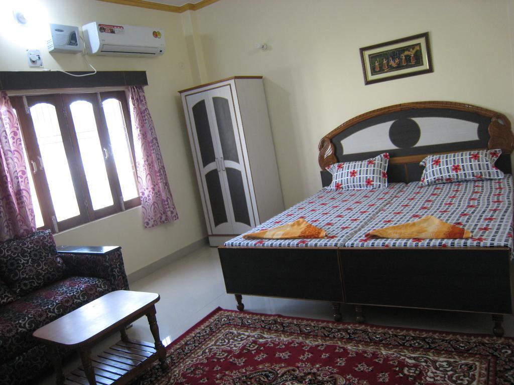 Krishna Paying Guest House Varanasi Room photo