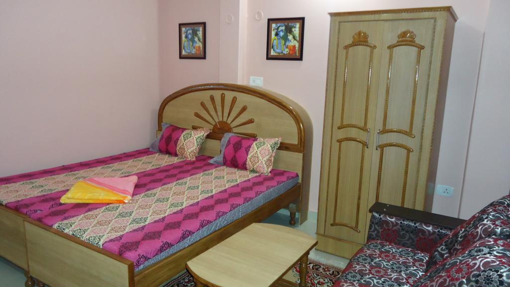 Krishna Paying Guest House Varanasi Room photo
